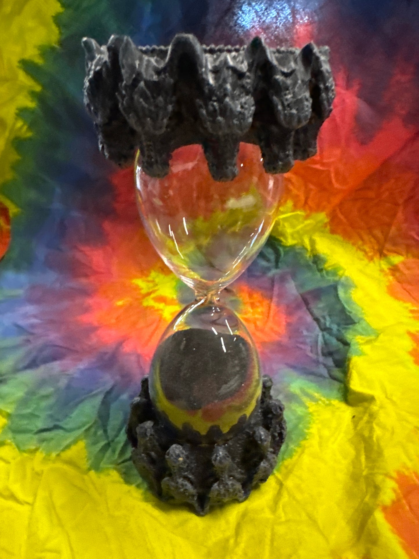 Hourglass with dragon heads